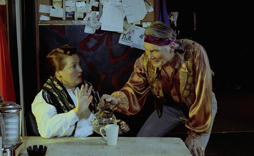 Jack Palance and Marianne Sägebrecht in Bagdad Cafe (1987)