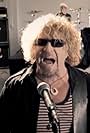 Michael Anthony and Sammy Hagar in Sammy Hagar: Loud (2008)