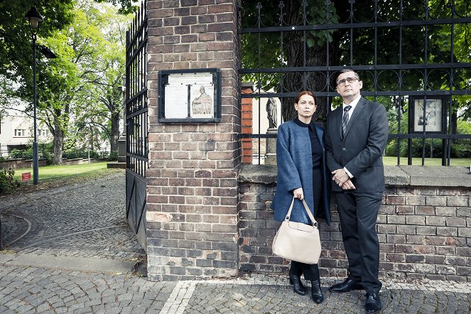 Jirí Vyorálek and Gabriela Mícová in Sedm schodu k moci (2022)