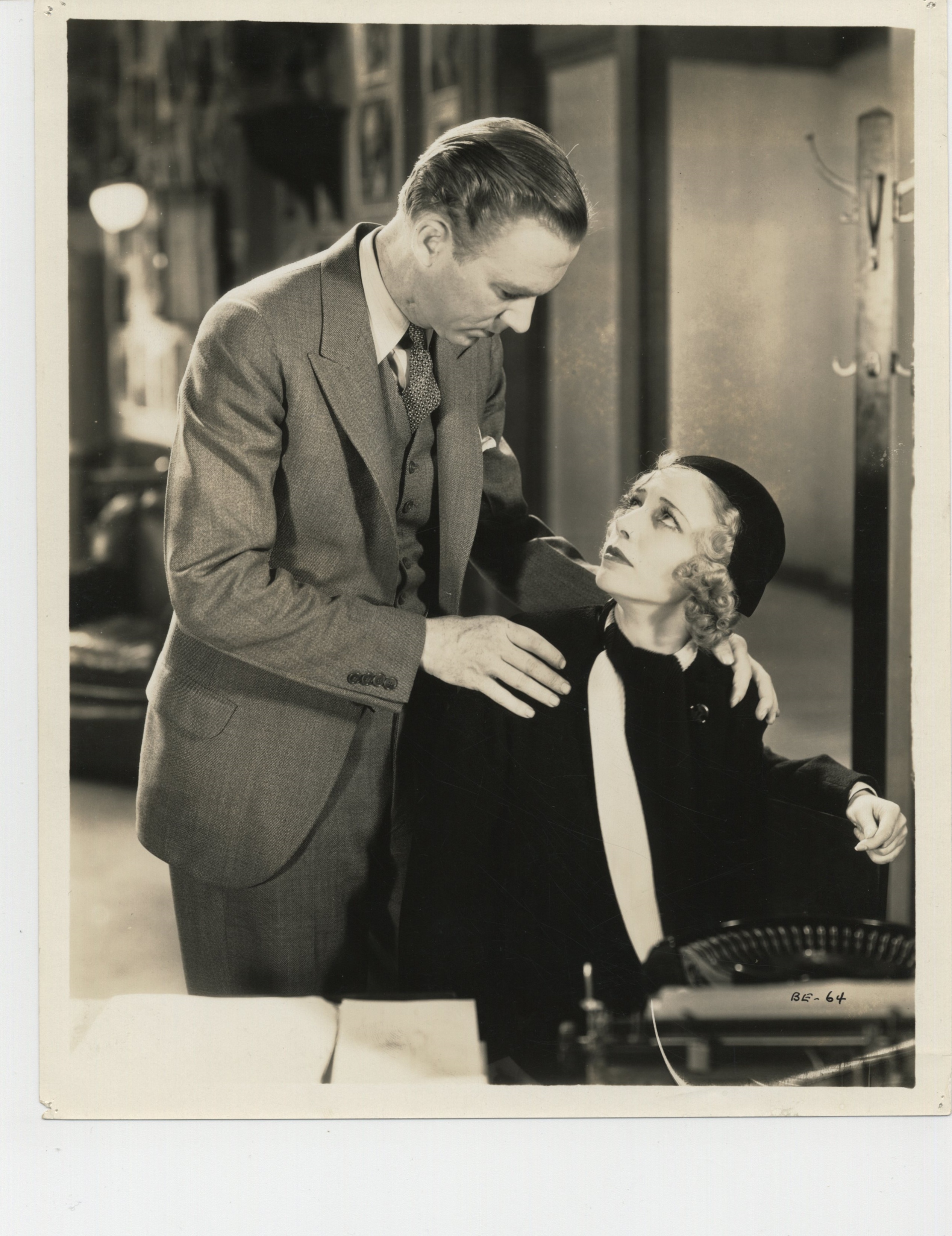 Isabel Jewell and Lee Tracy in Blessed Event (1932)