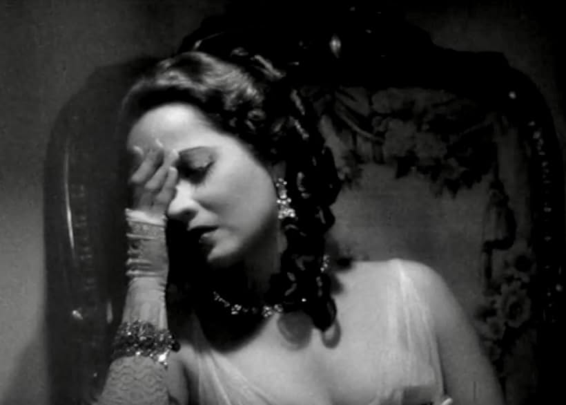 Merle Oberon in The Scarlet Pimpernel (1934)