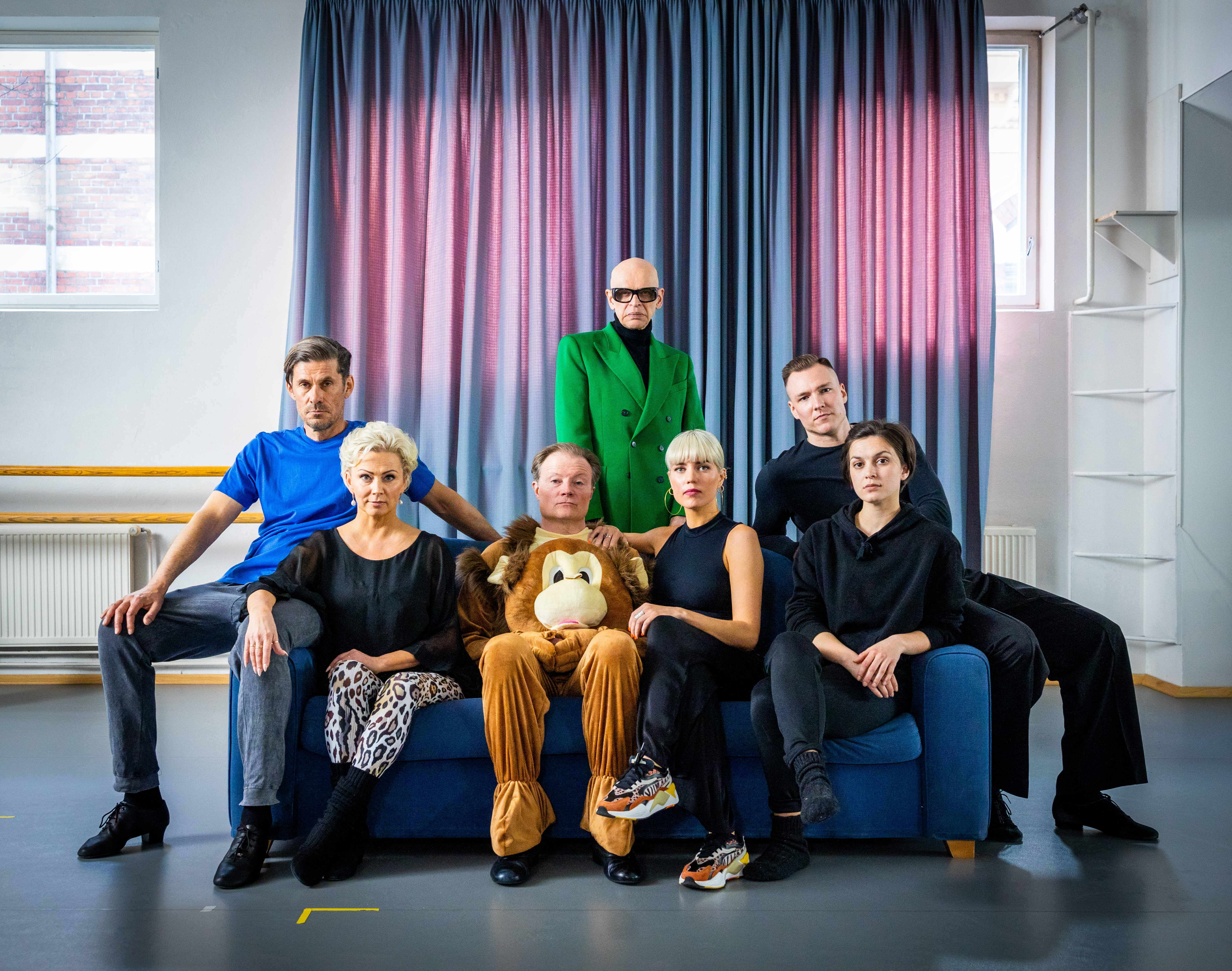 Kari Hietalahti, Tommi Korpela, Jorma Uotinen, Anssi Heikkilä, Helena Ahti-Hallberg, Saana Akiola, and Mimosa Willamo in Karuselli (2021)