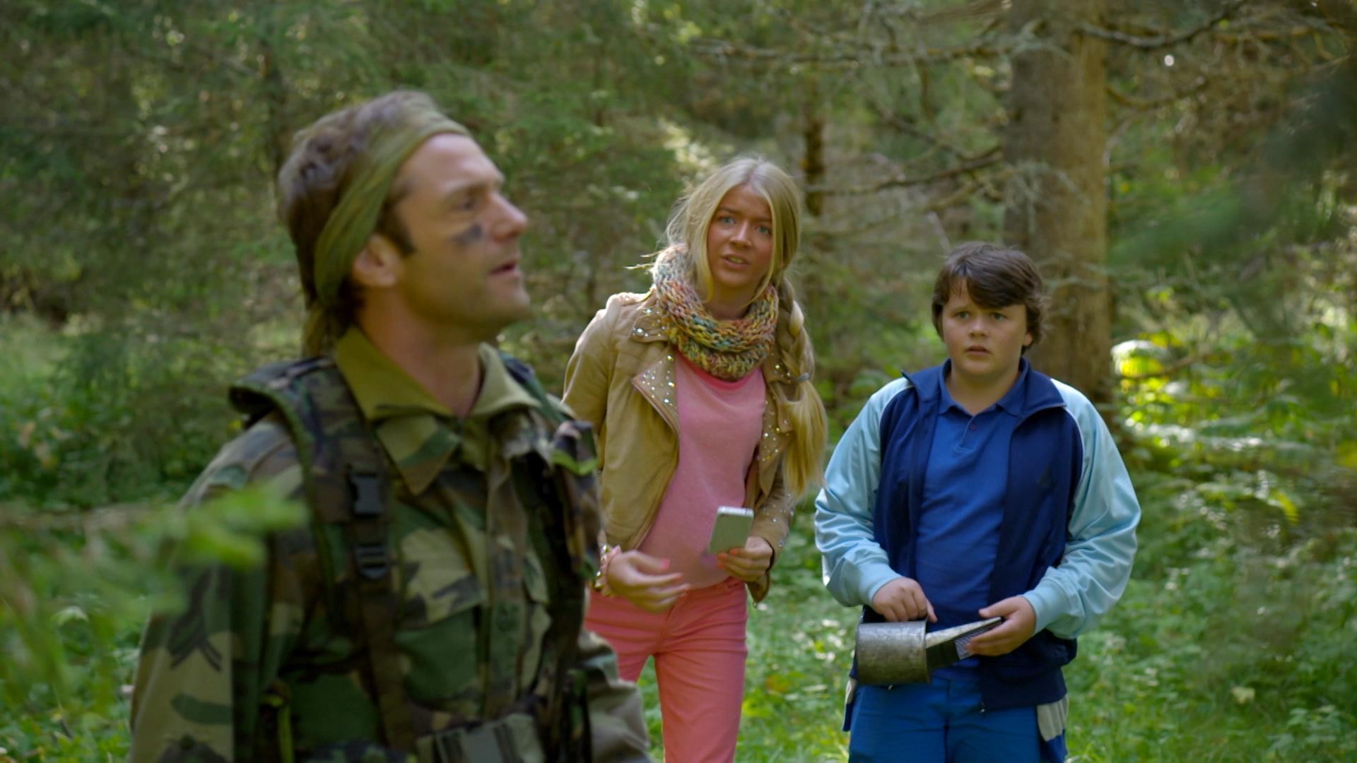 Espen Reboli Bjerke, Kristian Verpe Indrebø, and Ida Oldeide Hay in Alle sammen sammen (2014)