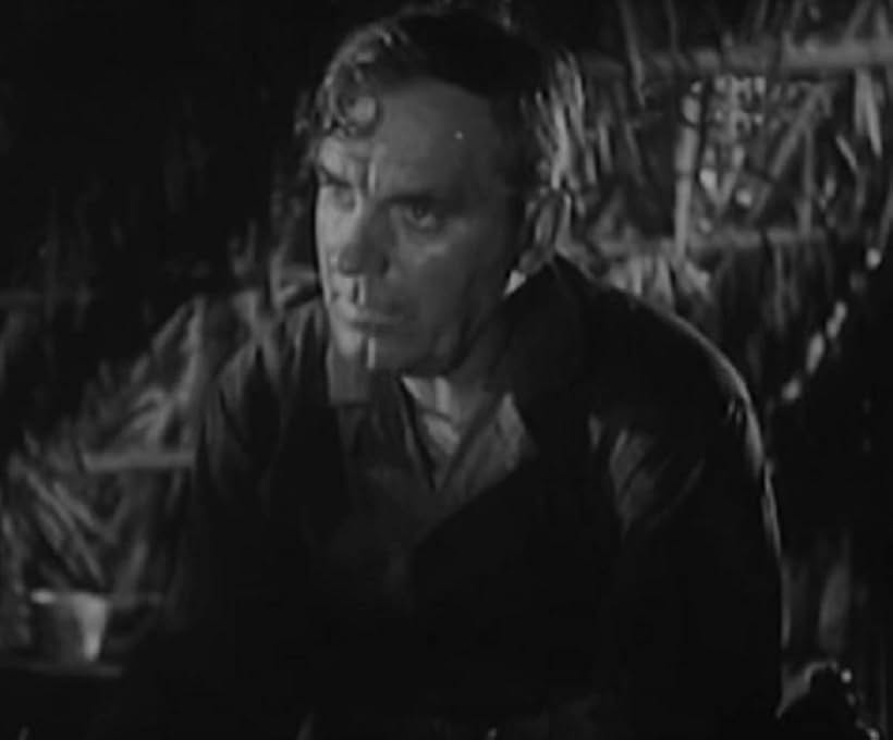 Pat O'Brien in Marine Raiders (1944)