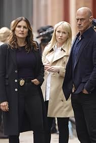 Mariska Hargitay, Christopher Meloni, and Kelli Giddish in Law & Order: Organized Crime (2021)