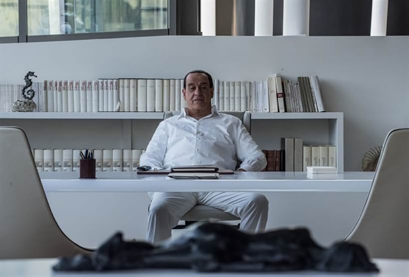 Toni Servillo in Loro (2018)