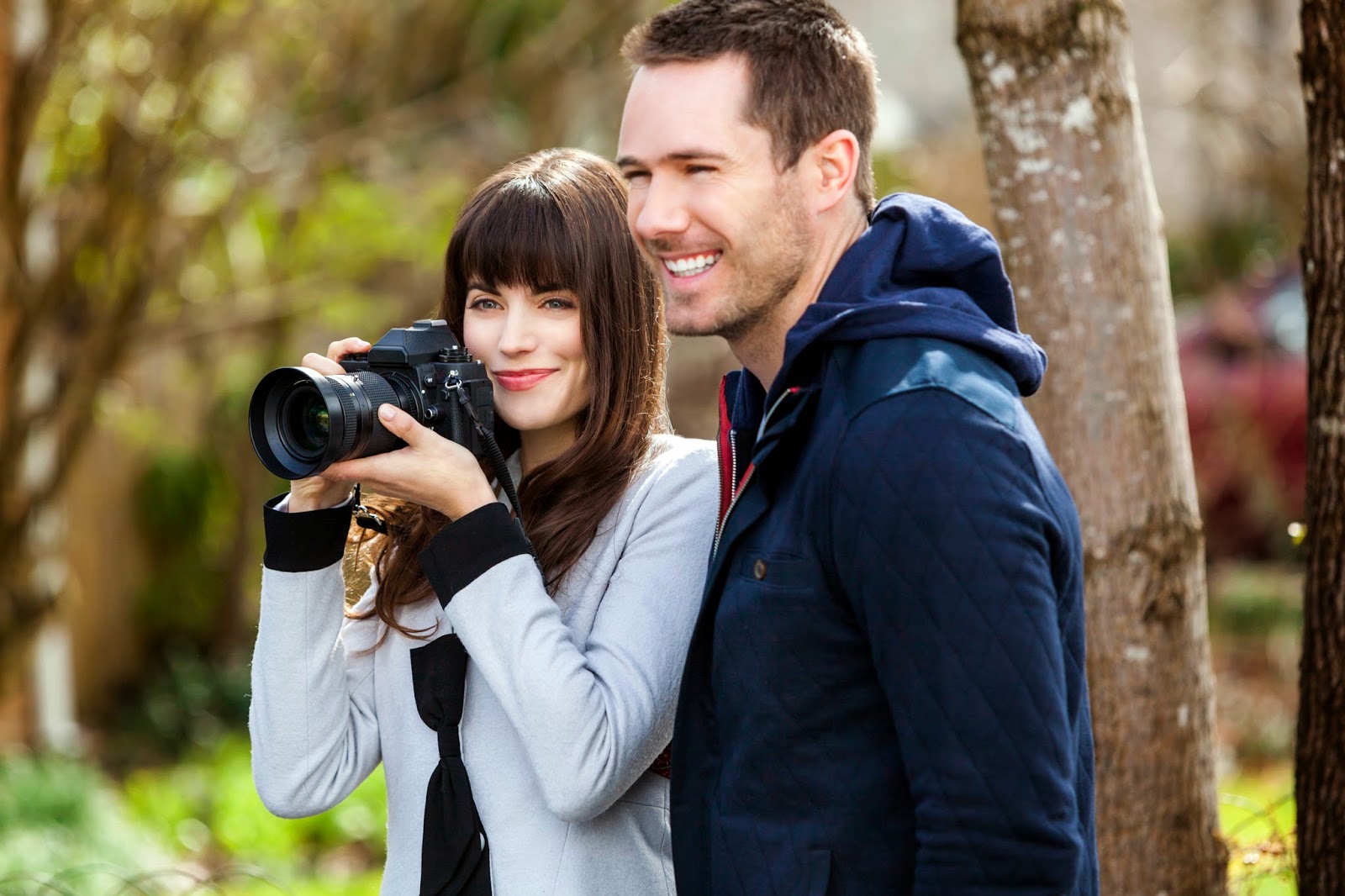 Meghan Ory and Luke Macfarlane in The Memory Book (2014)