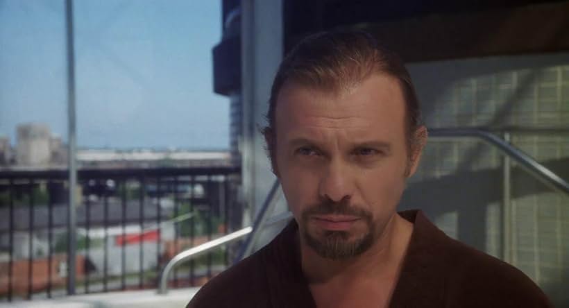 Hector Elizondo in Nothing in Common (1986)