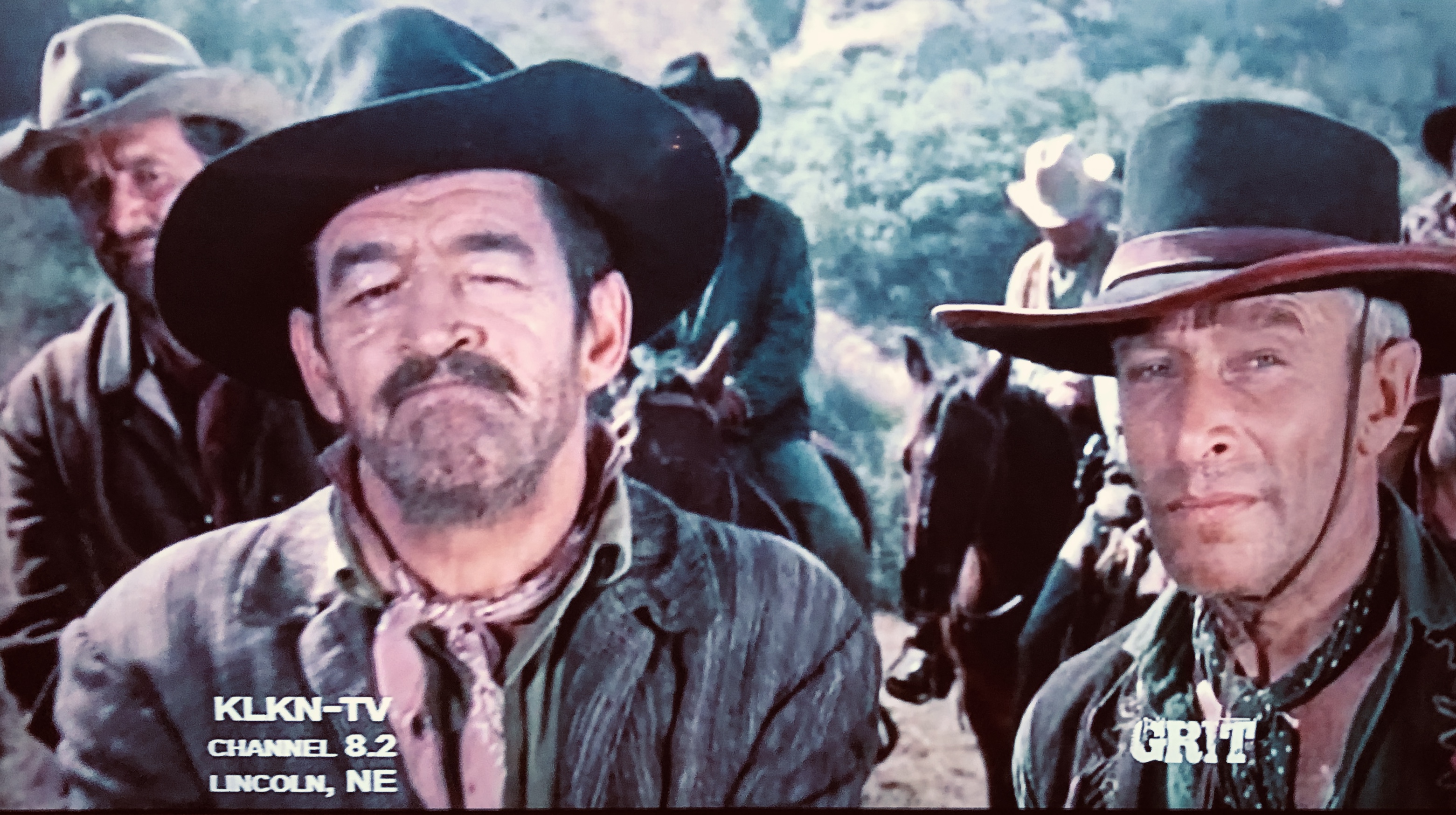 Ted de Corsia and Mort Mills in The Quick Gun (1964)