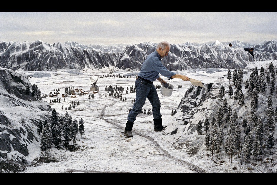 Derek Meddings in GoldenEye (1995)