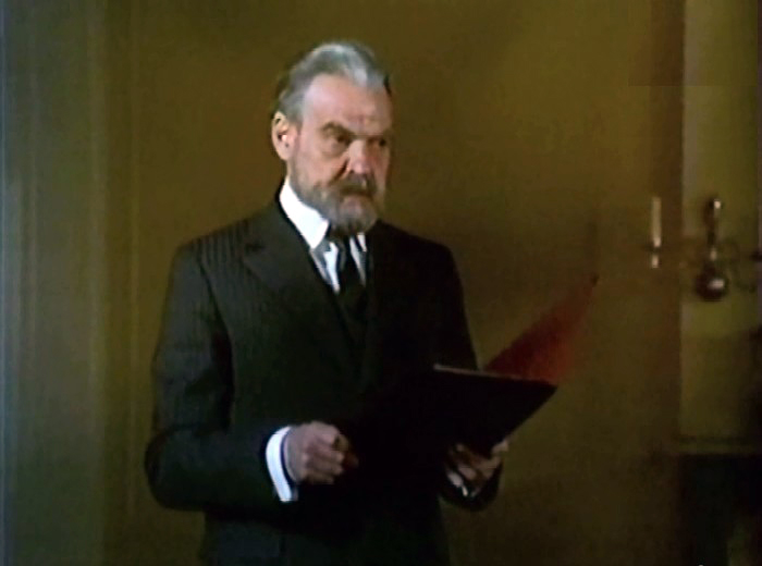 Mikhail Gluzskiy in Krakh operatsii Terror (1981)