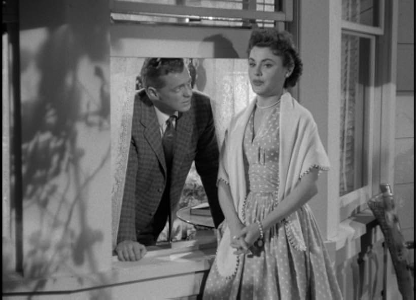 John Baer and Kathleen Crowley in City of Shadows (1955)