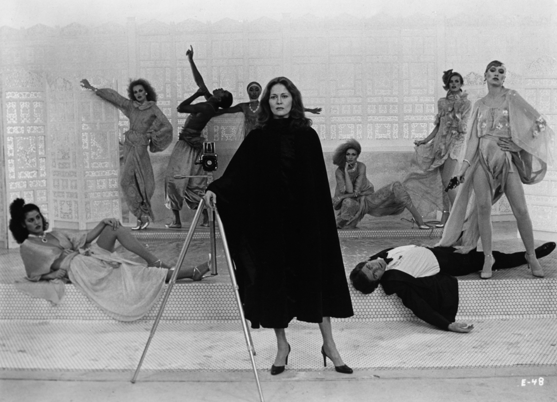 Faye Dunaway, Anna Anderson, Jim Devine, Darlanne Fluegel, Patty Oja, Donna Palmer, Sterling St. Jacques, and Lisa Taylor in Eyes of Laura Mars (1978)