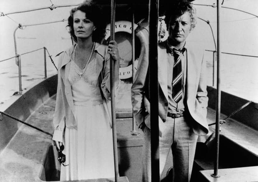 Barry Foster and Delphine Seyrig in Der letzte Schrei (1975)