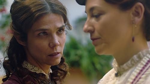 Juana Acosta and Leonor Watling in The Vineyard (2021)