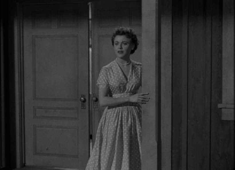 Kathleen Crowley in City of Shadows (1955)