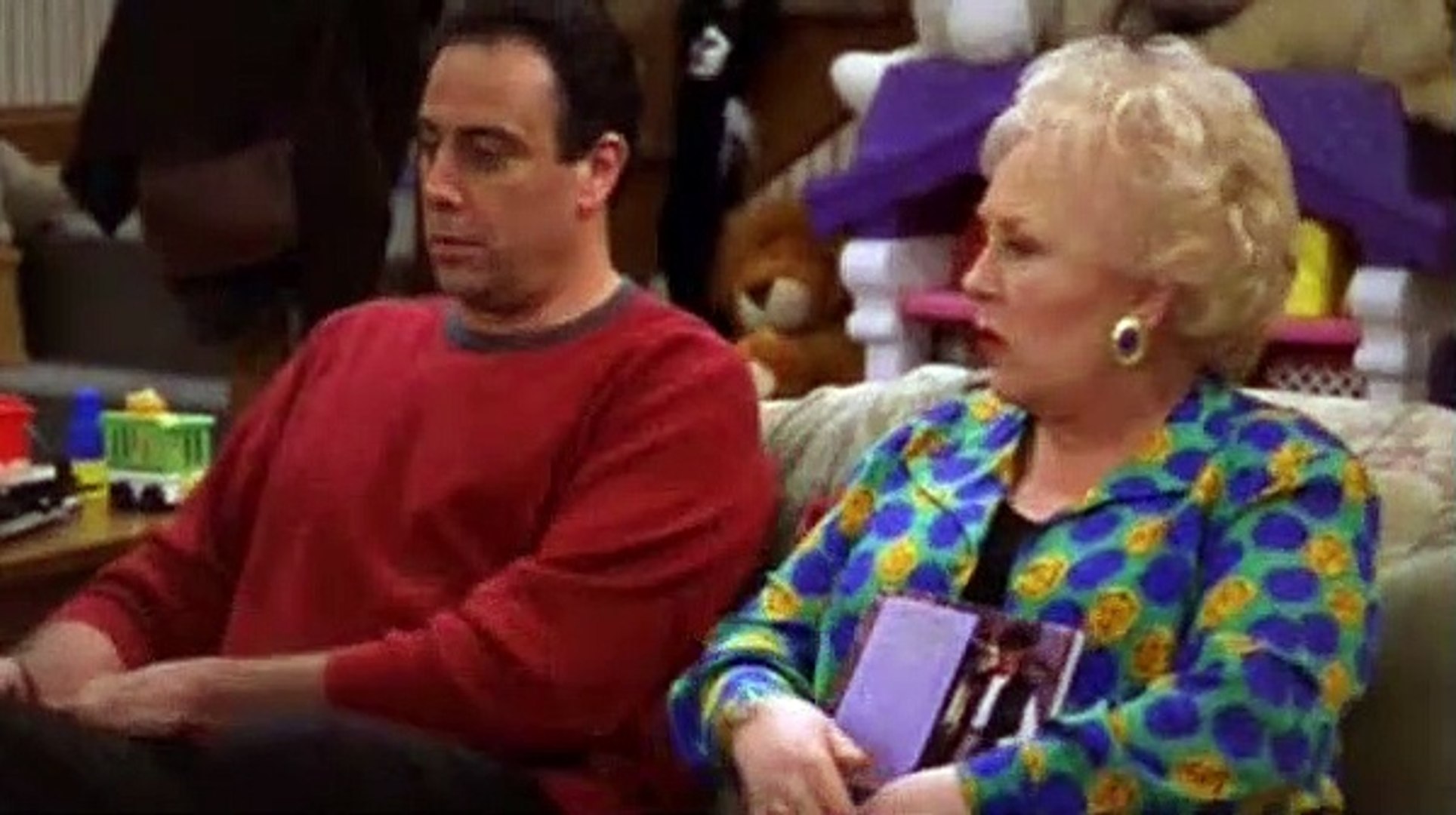 Brad Garrett and Doris Roberts in Everybody Loves Raymond (1996)