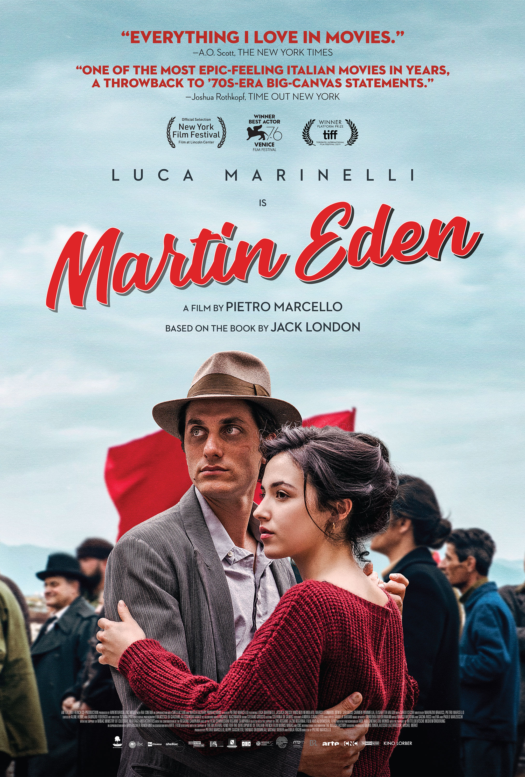 Denise Sardisco, Luca Marinelli, and Jessica Cressy in Martin Eden (2019)