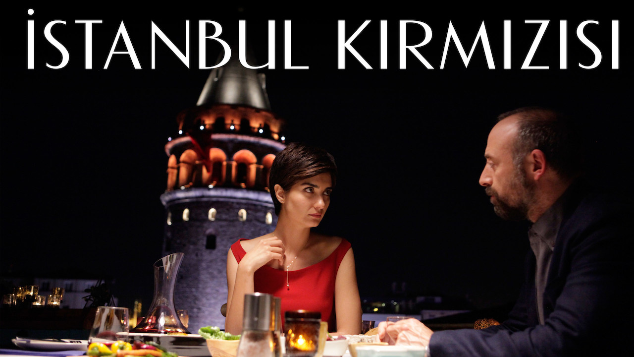 Halit Ergenç and Tuba Büyüküstün in Istanbul Kirmizisi (2017)