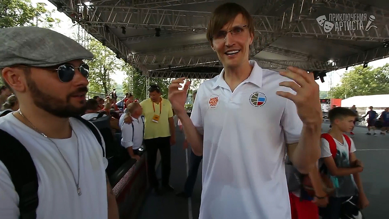 Andrey Batt and Andrei Kirilenko in The Artist's Adventures (2016)