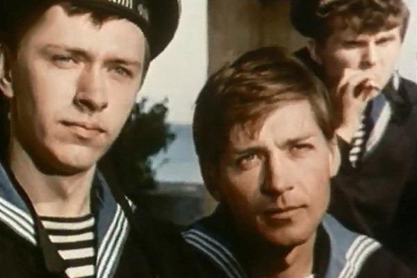 Sergei Pozhogin and Vladimir Vikhrov in Zhenskiye radosti i pechali (1983)