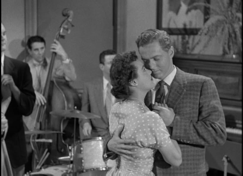 John Baer and Kathleen Crowley in City of Shadows (1955)