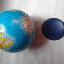 jigsaw puzzle earth globe, sold as seen, complete.

Collection only.
Please check out my other listings too as I have lots of other items for sale.. 