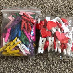 Heart pegs and multicoloured wooden pegs
Brand new