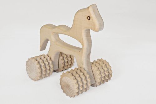 Hand massager Horse - MADEheart.com