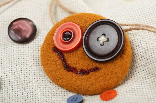 Needle felting brooch of round shape with buttons red funny handmade accessory - MADEheart.com