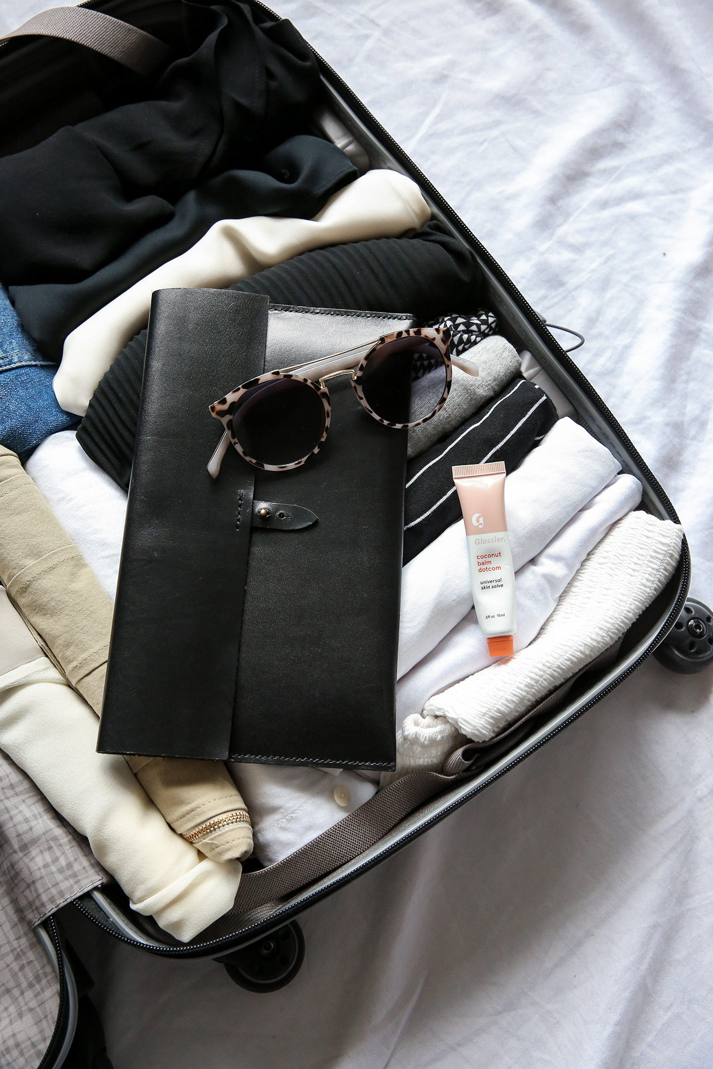 What I’m Packing for Dallas - Mademoiselle | Minimal Style Blog