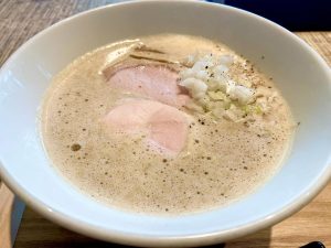 京都のラーメンファンに朗報！ 泡系ラーメン店がバージョンアップして復活オープン（京都・烏丸御池）の画像