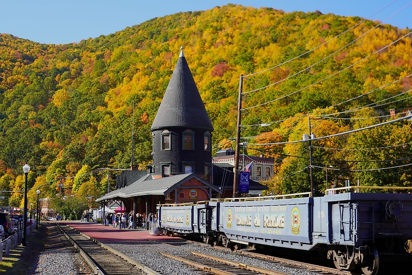 The Lehigh Gorge Scenic Railway in Jim Thorpe, Pennsylvania. Editorial credit: PT Hamilton / Shutterstock.com