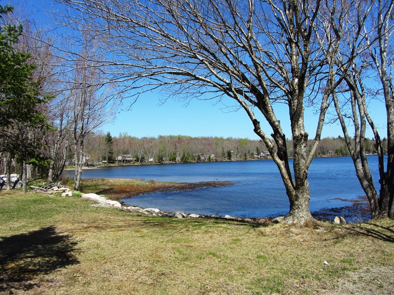 Pleasant Lake and Lakeside Cottages in Alexander (2013)