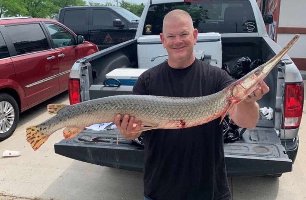 Missouri shortnose gar world record from Lake of the Ozarks