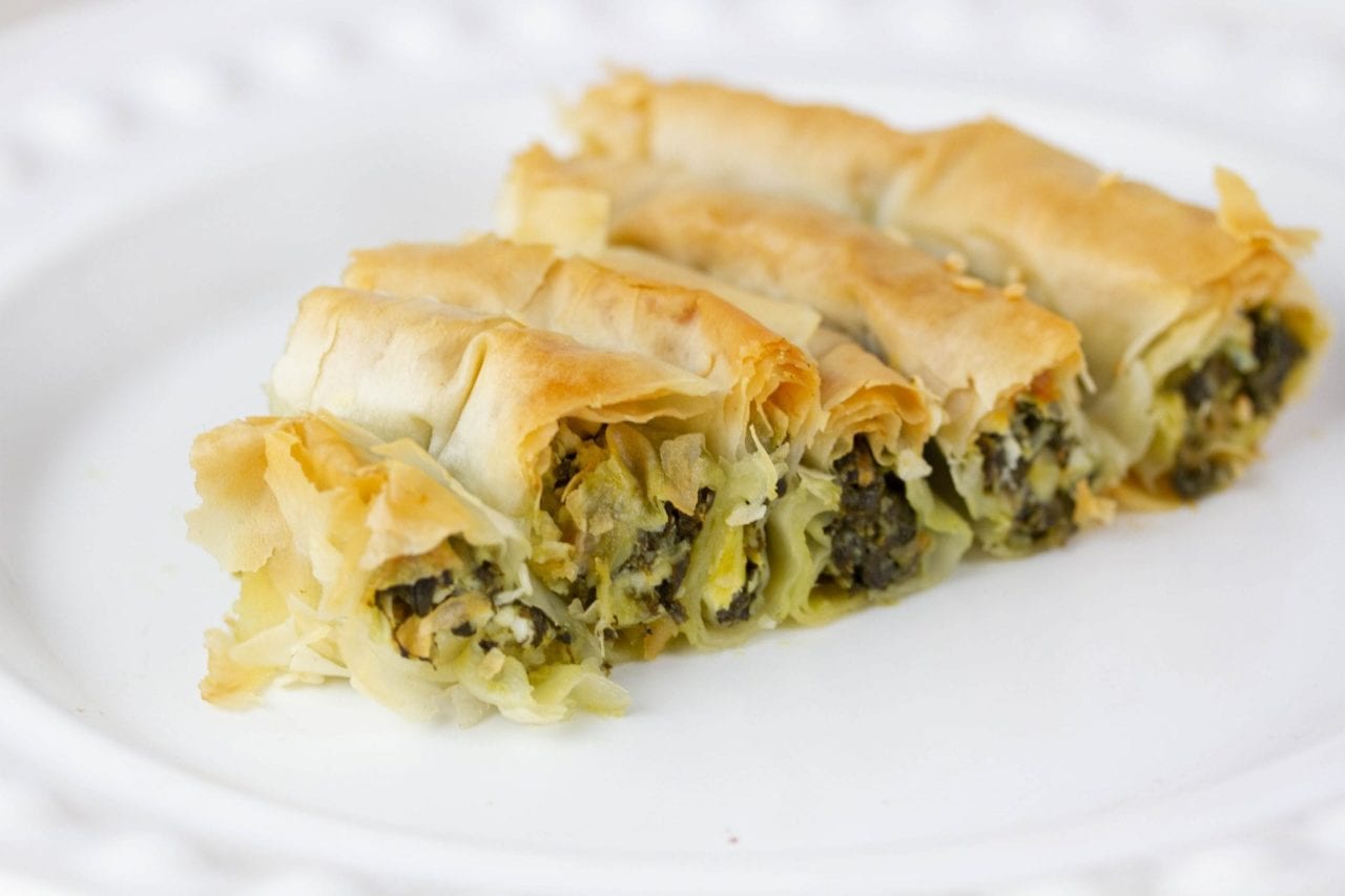 Spanakopita spiral pie - make this healthy spinach and feta cheese filo pie from a traditional Greek recipe