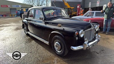 Lot 14 - 1961 ROVER P4 100