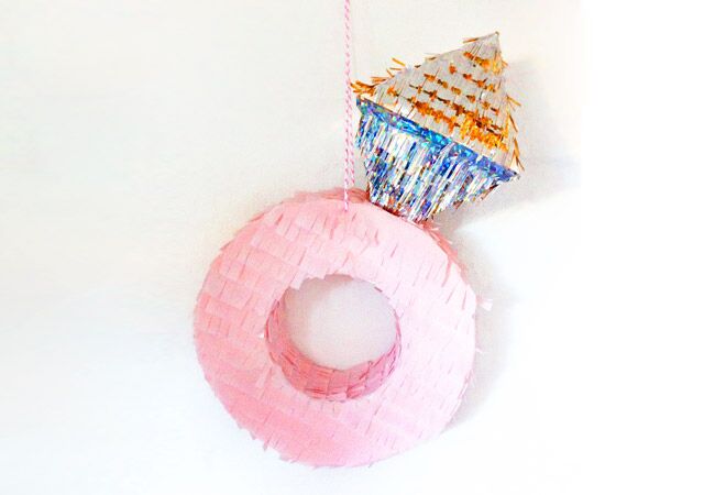 Diamond Ring Pinata