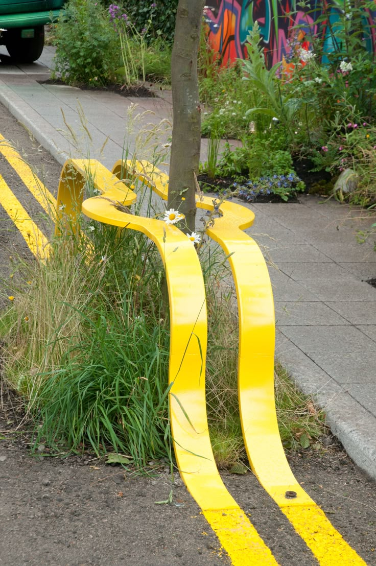 Bus stop seat...... | Landscape Architecture + Living Walls | Pintere…