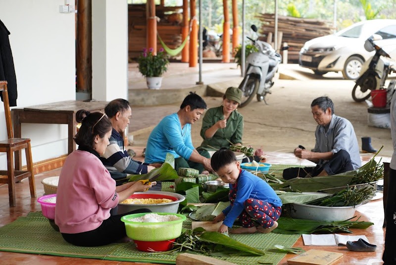 Những khoảnh khắc đầy yêu thương và hạnh phúc của gia đình luôn là điều mà mọi người ao ước trong cuộc sống. Hãy cùng xem hình ảnh về gia đình để cảm nhận rõ hơn tình cảm gia đình nồng nàn và sâu sắc.