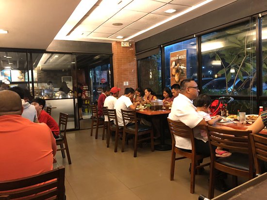 MAX'S RESTAURANT COMMONWEALTH, Quezon City - Ristorante Recensioni ...