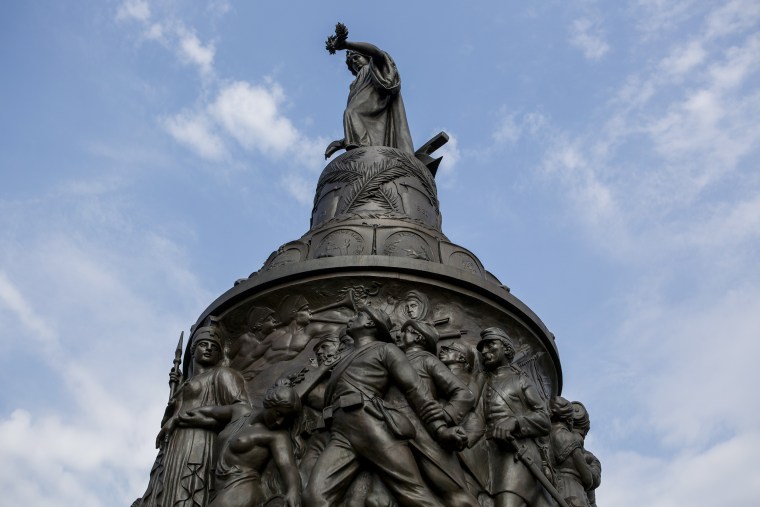 A Confederate memorial is to be removed from Arlington National ...