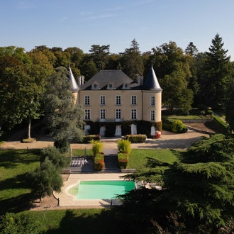 Ce château de 500 m² est à vendre pour 1 650 000 € près de Bourges