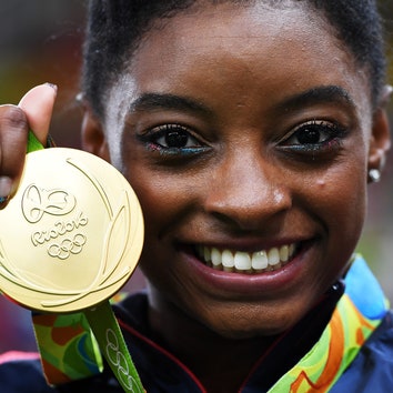 How to Re-create Simone Biles's Sparkly Liner Look