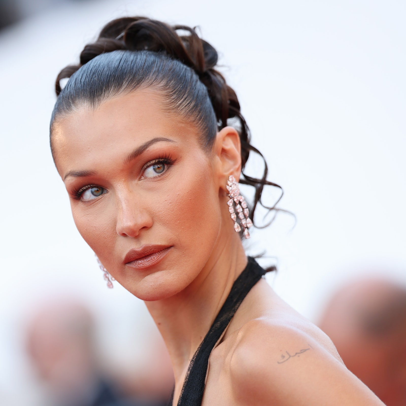 Bella Hadid Topped Off Her New Hair Color With a Drugstore Headband