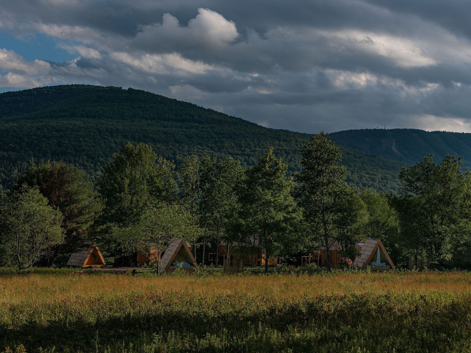 15 Catskills Hotels and Homes That Embody Upstate Coziness