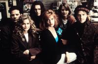 SINGLES, front from left: Kyra Sedgwick, sheila Kelley, Jim True, rear from left: Campbell Scott, Matt Dillon, Bridget Fonda, 1992, © Warner Brothers