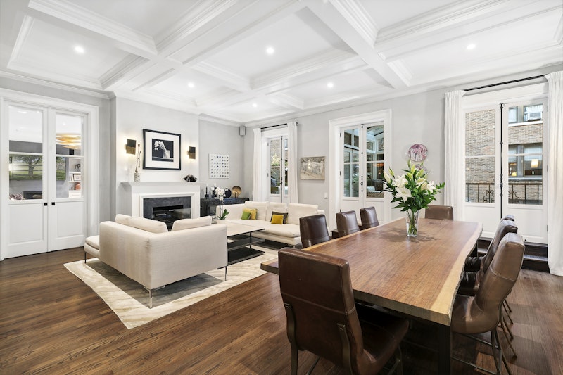 34 West 74th Street, Upper West Side, Upper West Side, NYC - 3 Bedrooms  
3 Bathrooms  
8 Rooms - 