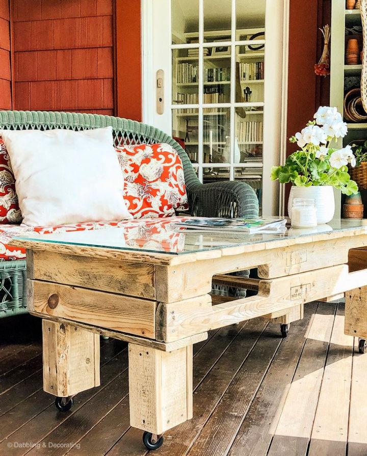 Mobile Coffee Table Using Pallet