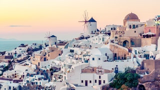 The best hotels in Santorini for 2025